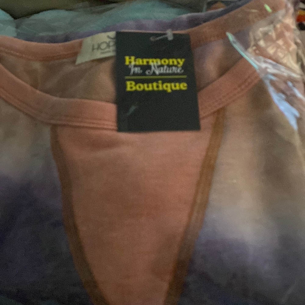 Homely made in the USA80% polymer 19% rayon 9 % spandex light weight